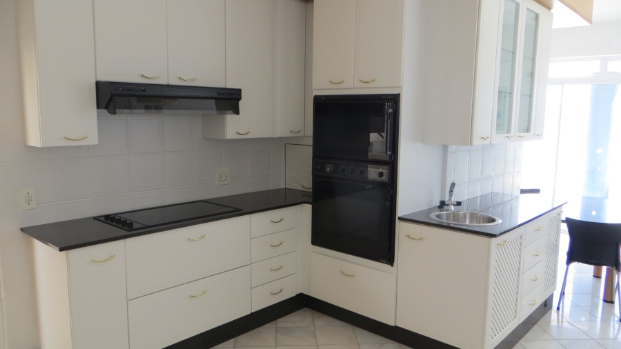 5 Bedroom Property for Sale in Mountainside Western Cape